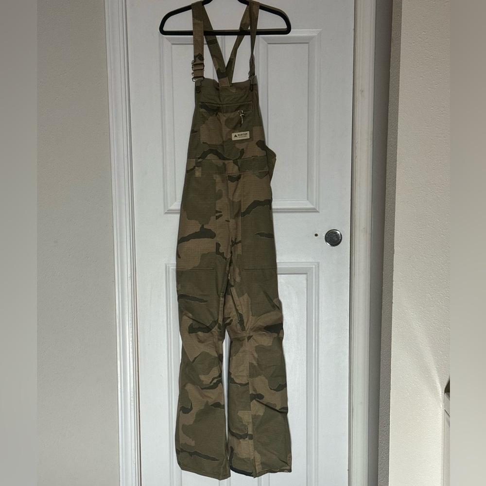Camouflage ski bibs